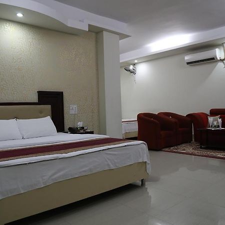 Hotel City Plaza Джессор Екстериор снимка