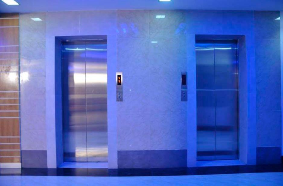 Hotel City Plaza Джессор Екстериор снимка