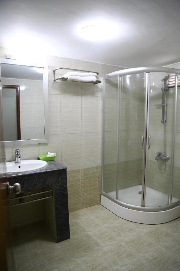 Hotel City Plaza Джессор Екстериор снимка