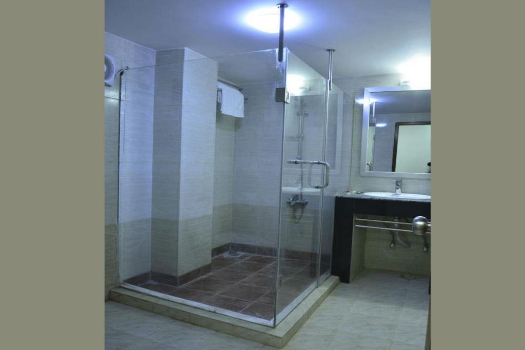 Hotel City Plaza Джессор Екстериор снимка