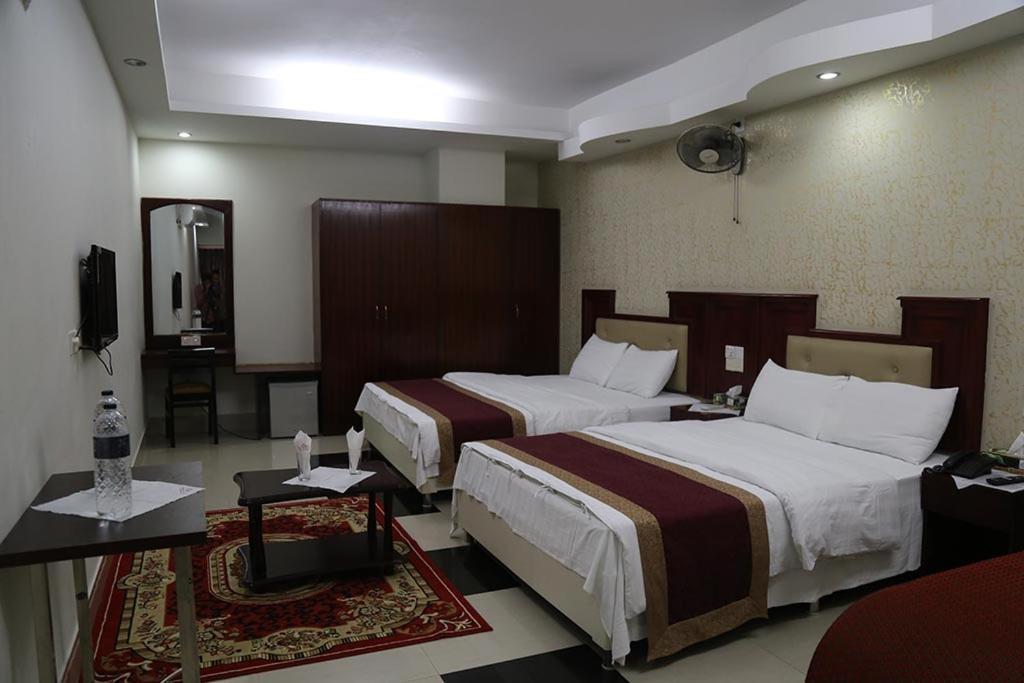 Hotel City Plaza Джессор Екстериор снимка
